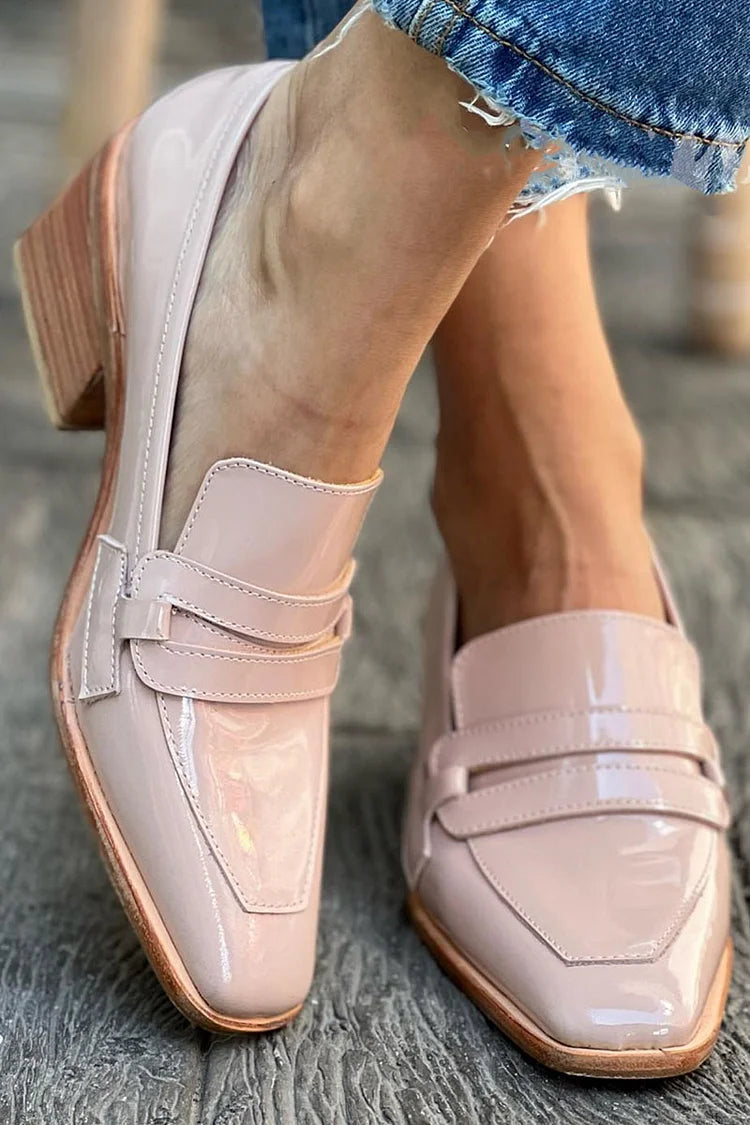 MOCASINES CON TACÓN ANCHO BRILLANTE