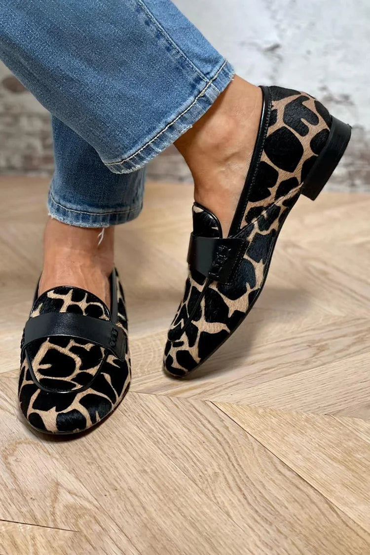 Mocassino con motivo animale e dettaglio elegante