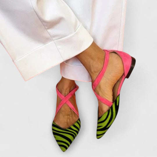 Lily | Elegante Ballerina mit Riemchen.