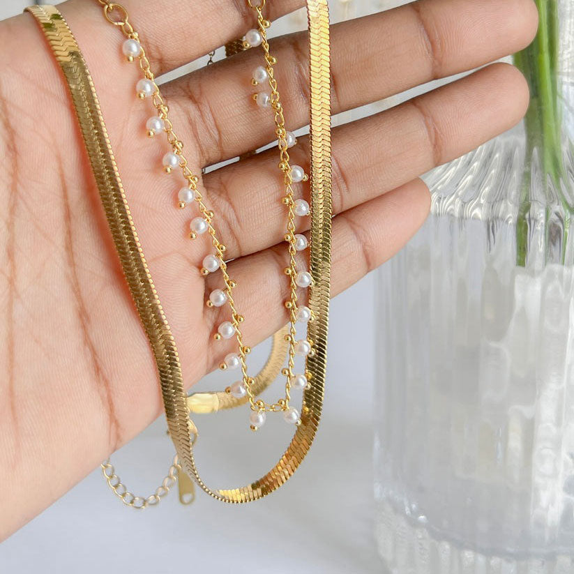 Clara | Ensemble de collier ras-du-cou serpent luxueux et bijoux en perles en or 18 carats