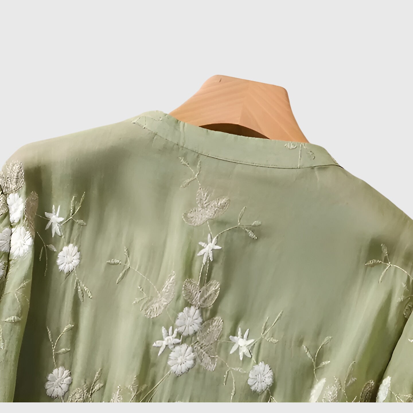 Lily | Haut élégant avec fleurs brodées