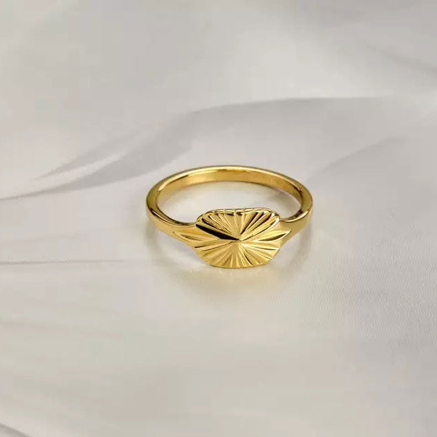 Clara | Sonnenstrahl-Ring 18K Gold