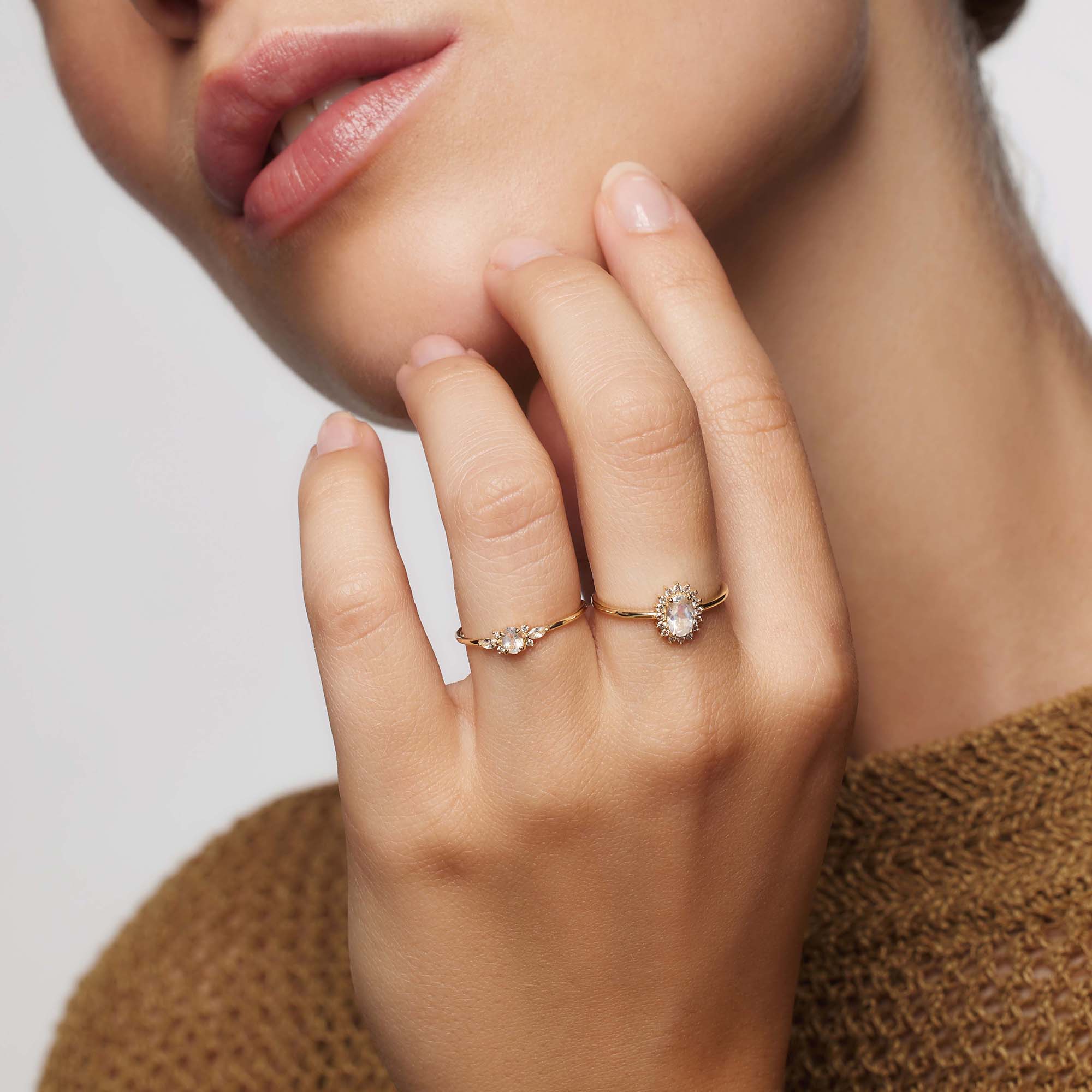 Clara | Bague en diamant violet en or 18 carats