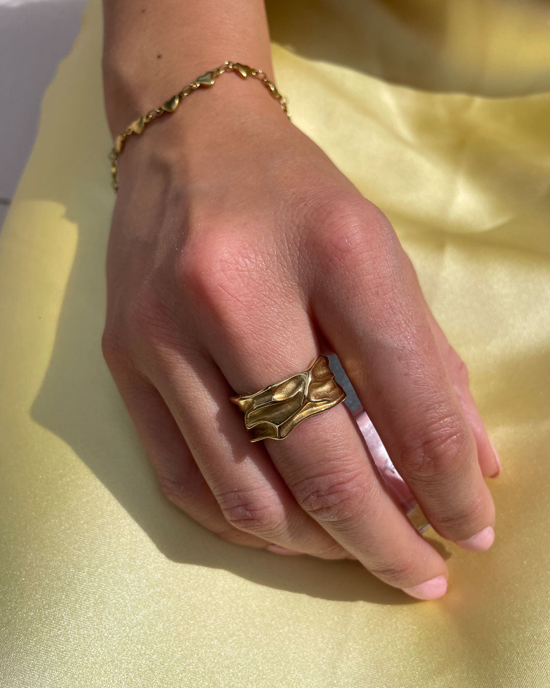 Clara | Großer Ring 18 Karat Gold