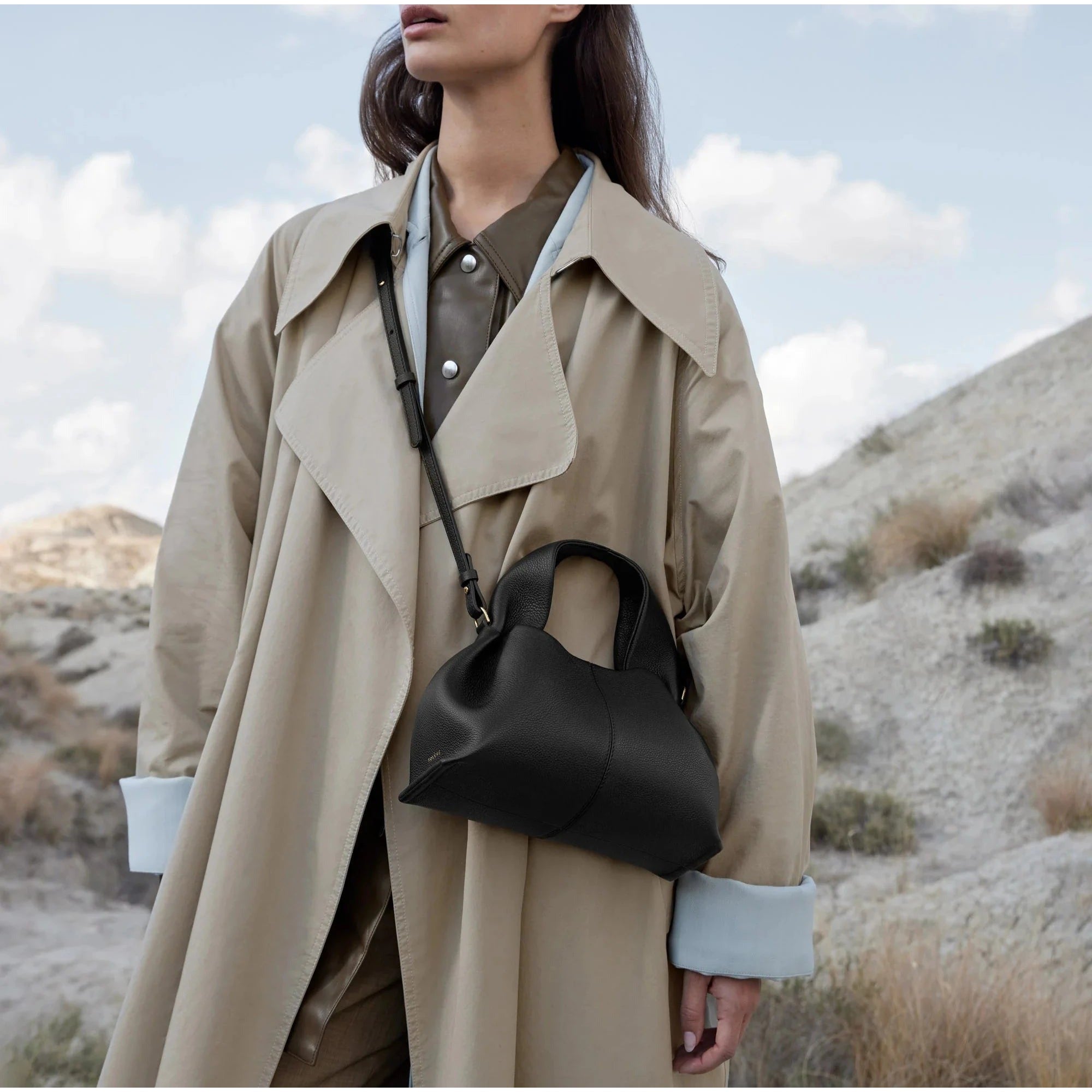 Lily | Stylish Travel Companion