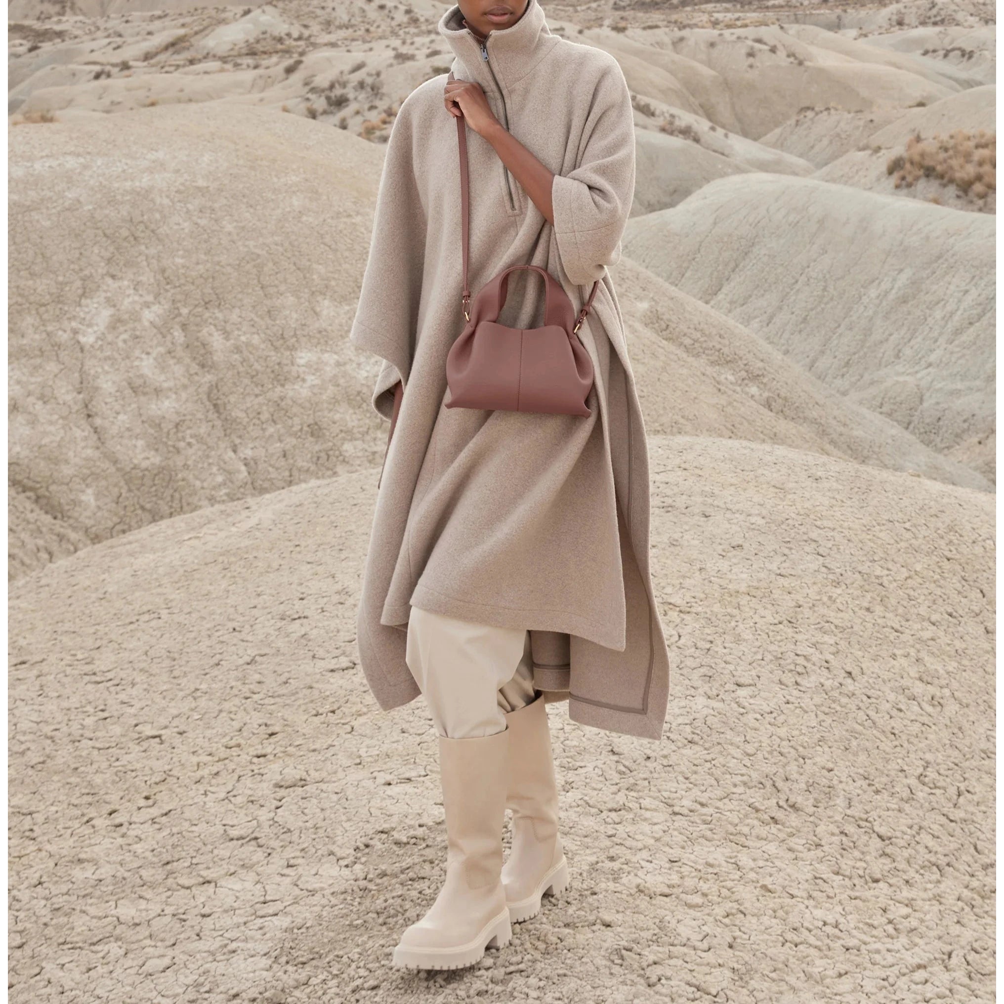 Lily | Stylish Travel Companion