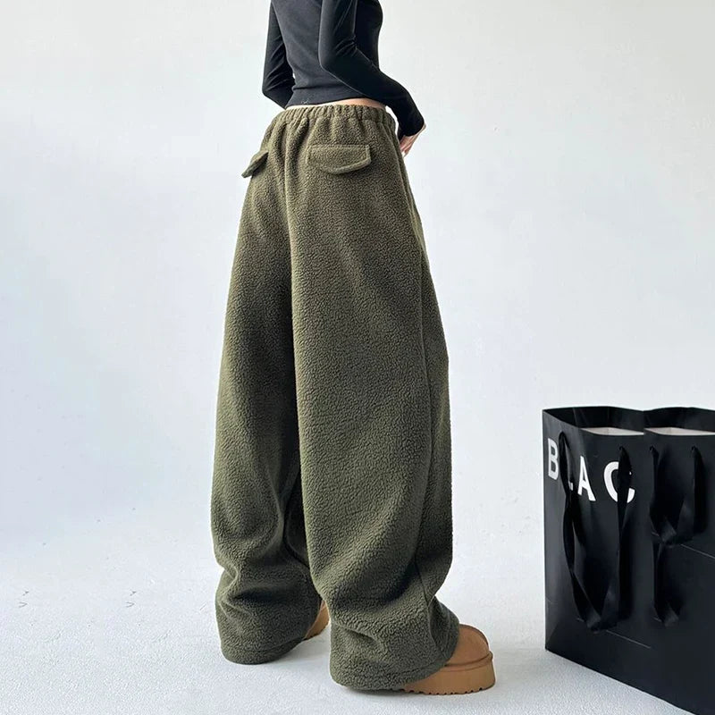 Women's Fleece Jogger Pants with Wide Cut