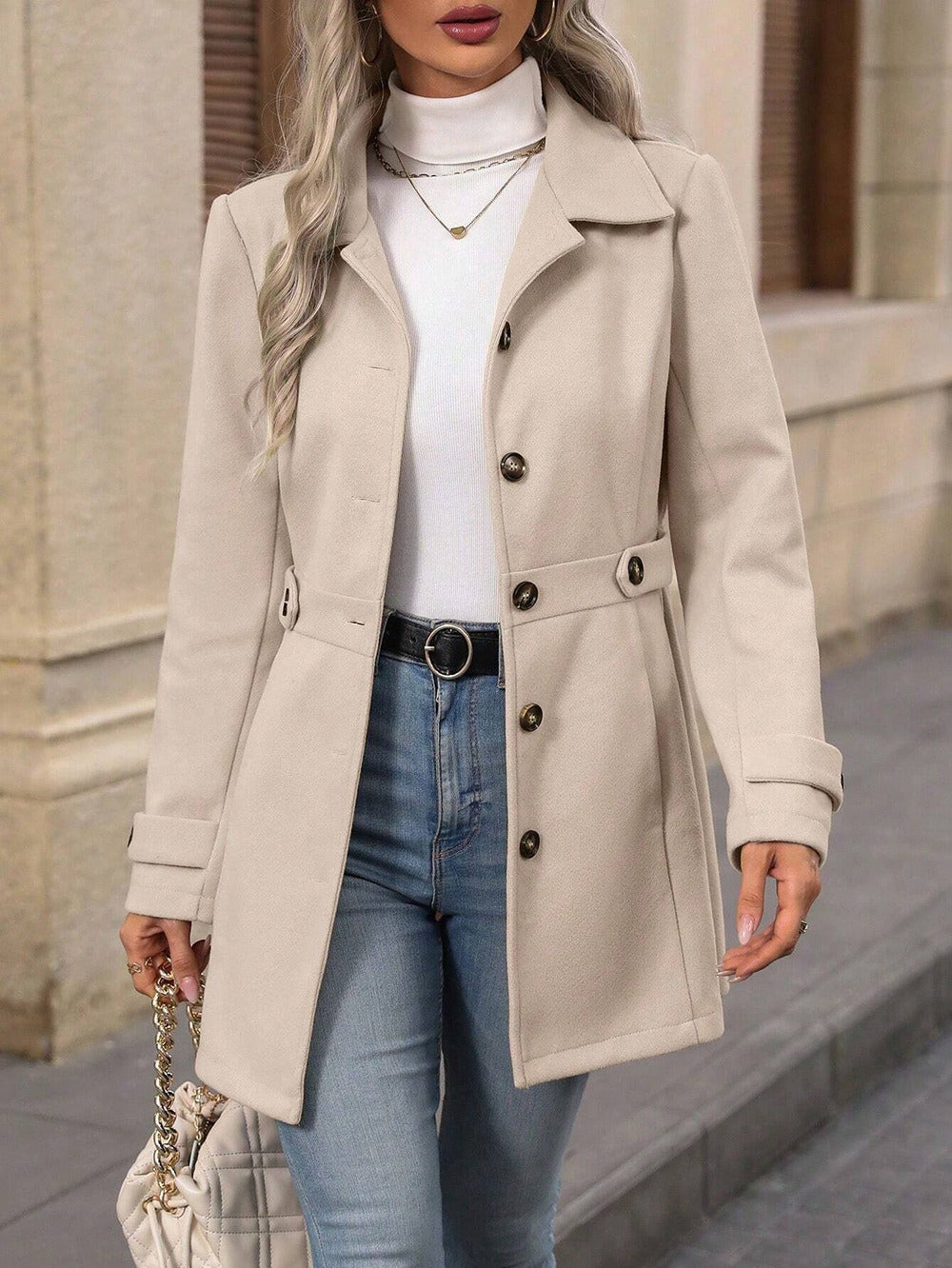 Trench-coat d’automne pour femme avec ceinture réglable