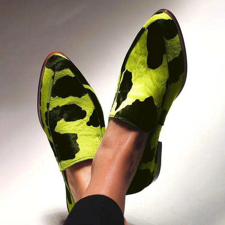 MOCASINES CON ESTAMPADO ANIMAL DESTACADO