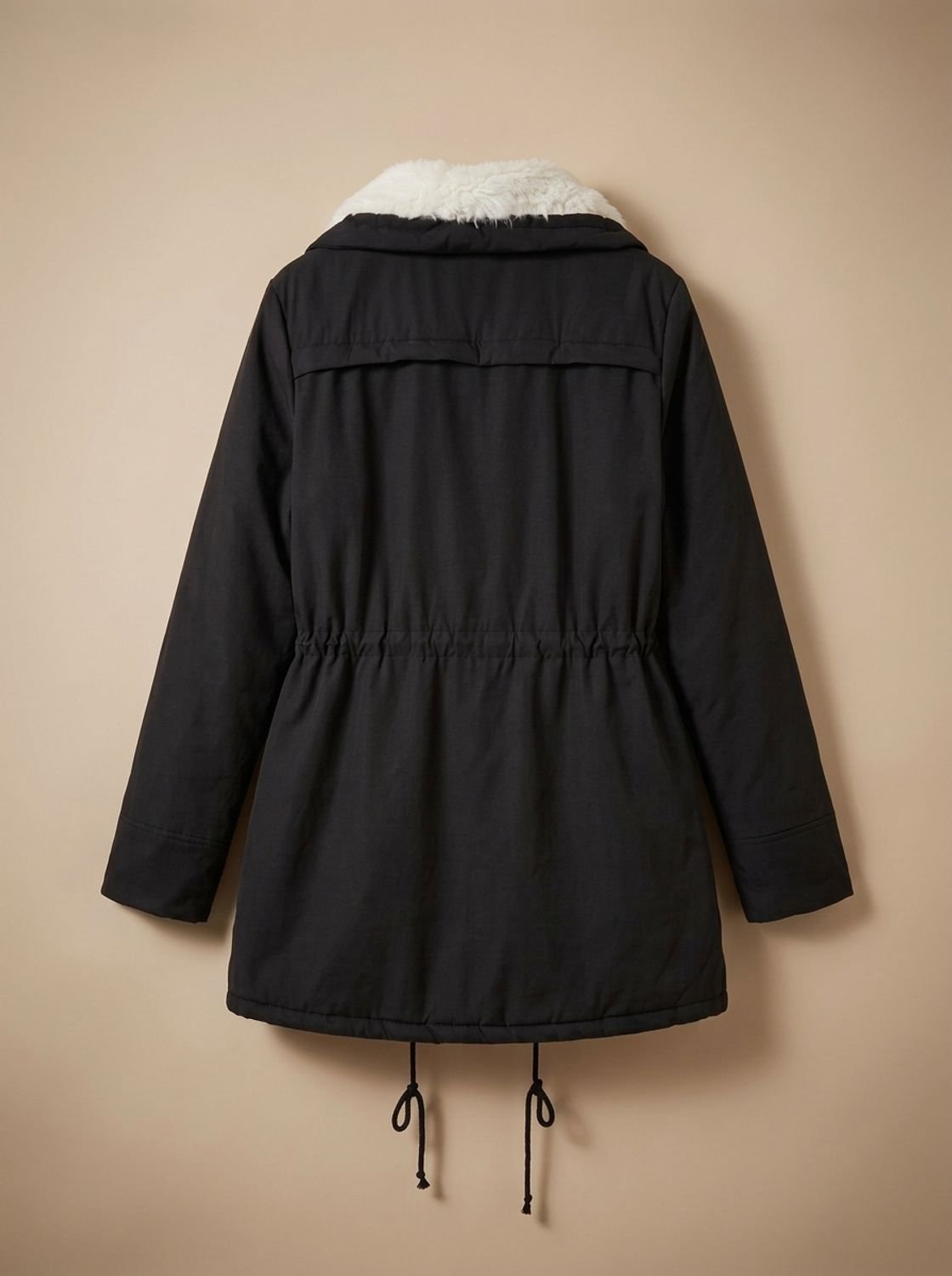 Parka da donna di media lunghezza con collo in pelliccia sintetica