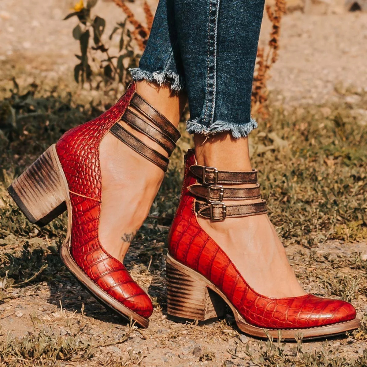 Vintage Lederriemchenabsatzschuhe