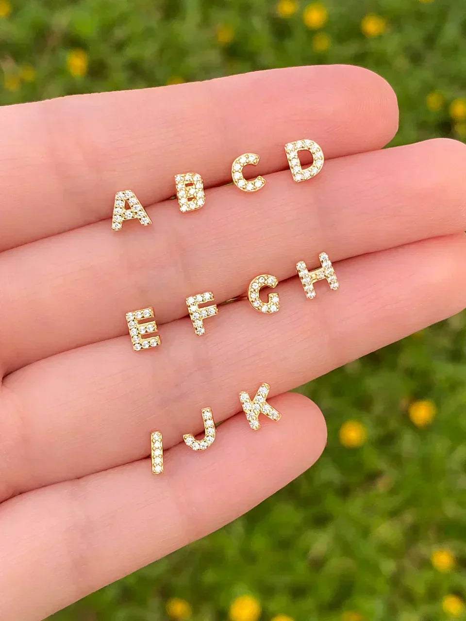 Clara | Orecchini a Lettera in Oro 18k