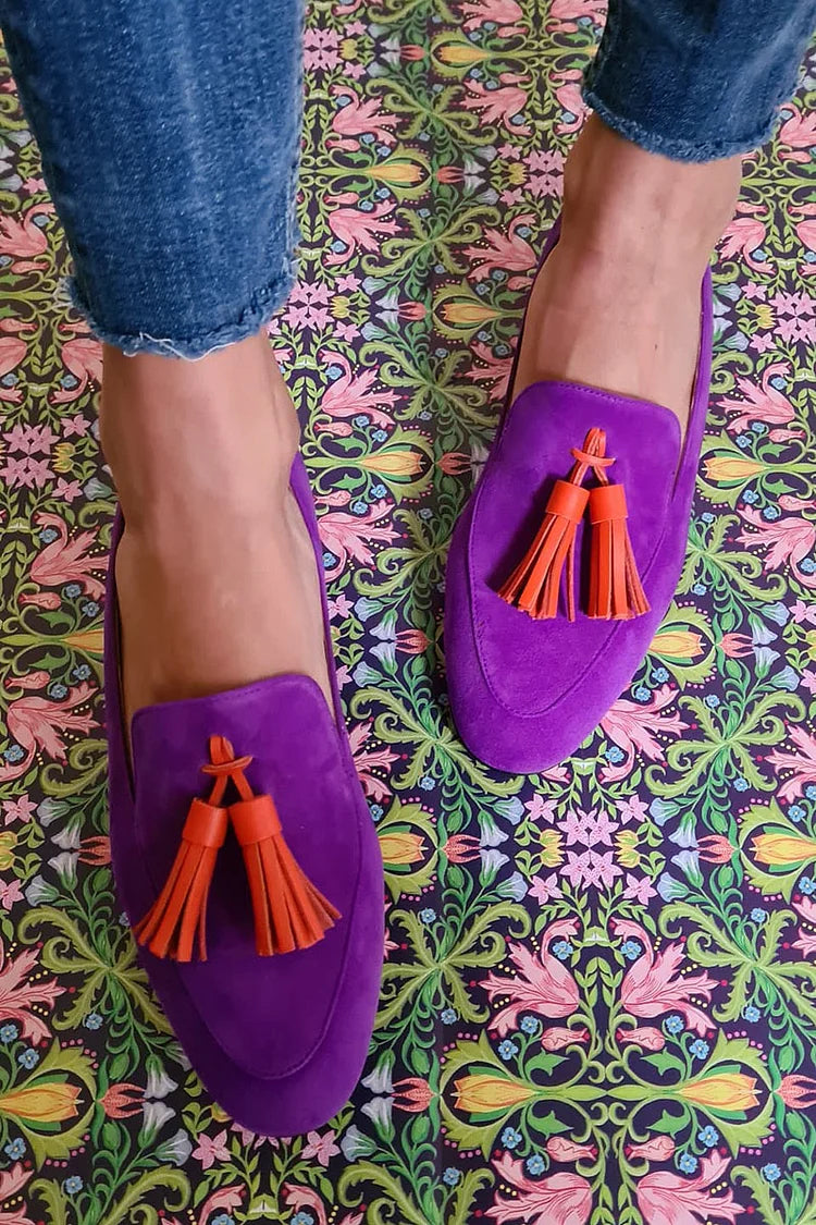 MOCASINES MORADOS CON BORLAS