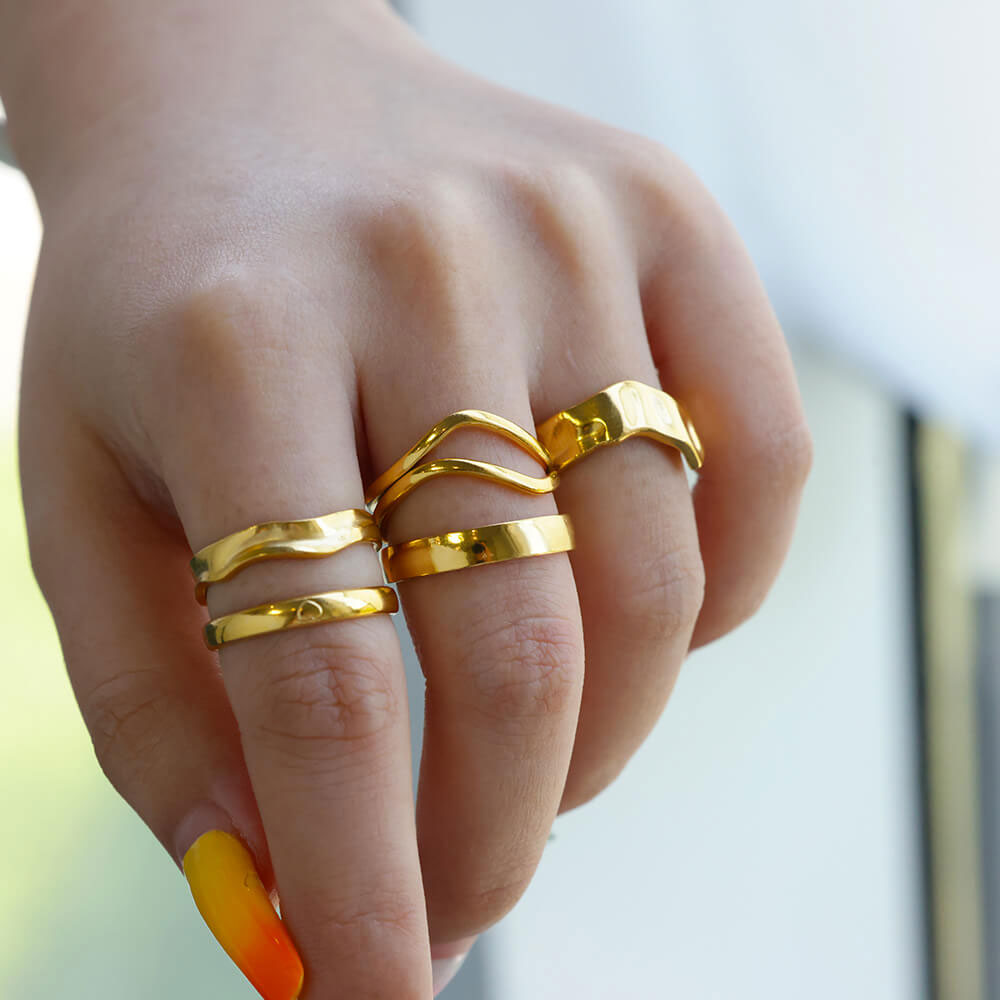 Clara | Liebesring 18 Karat Gold