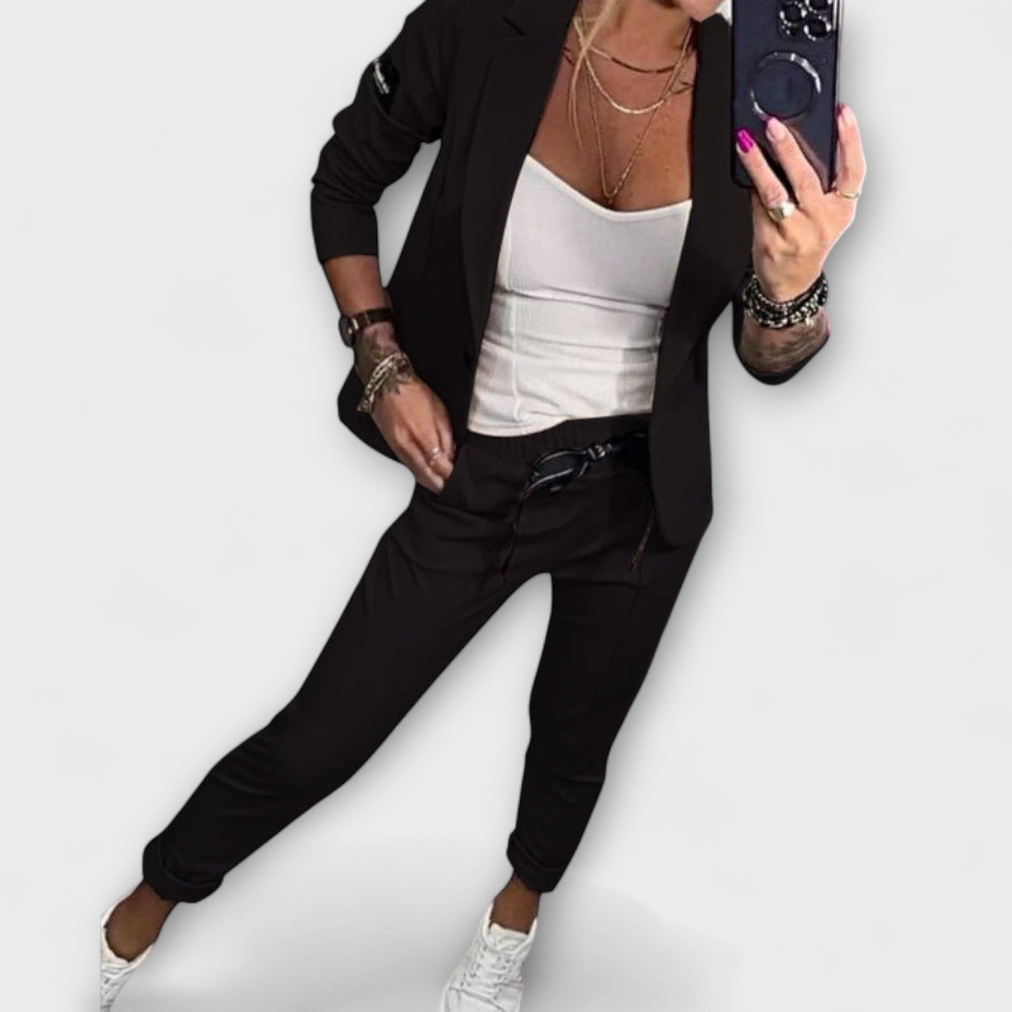 Lily | Conjunto elegante de blusa, chaqueta y pantalones.