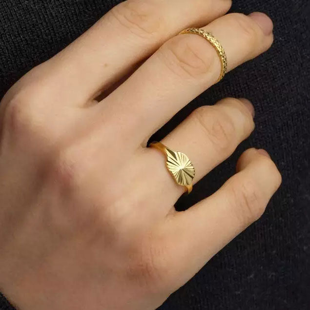 Clara | Sonnenstrahl-Ring 18K Gold