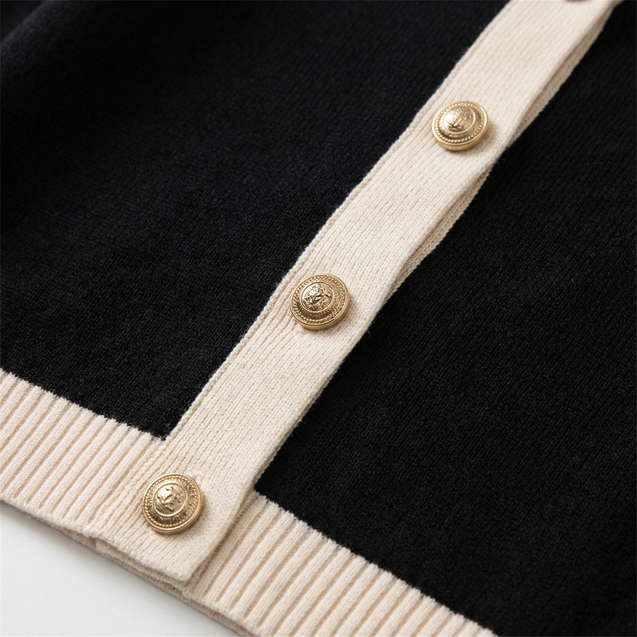 Women's Knit Sweater Buttoned Front Long Sleeve