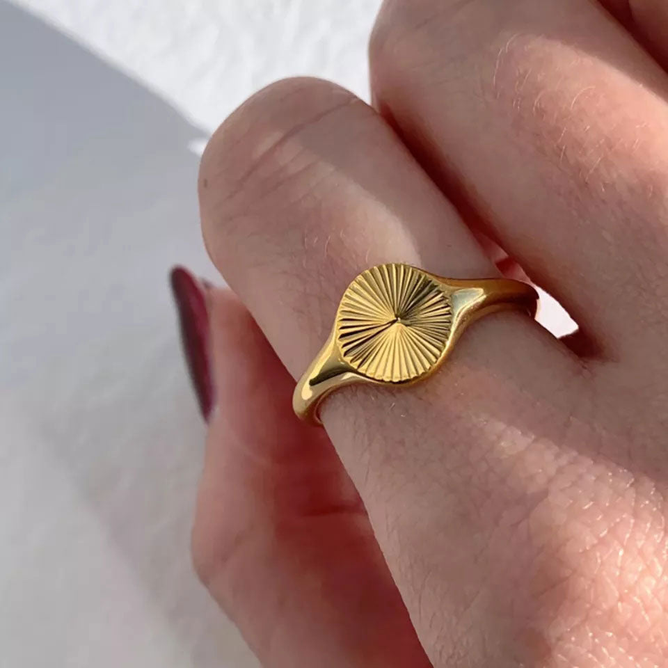 Clara | Sonnenstrahl-Ring 18K Gold