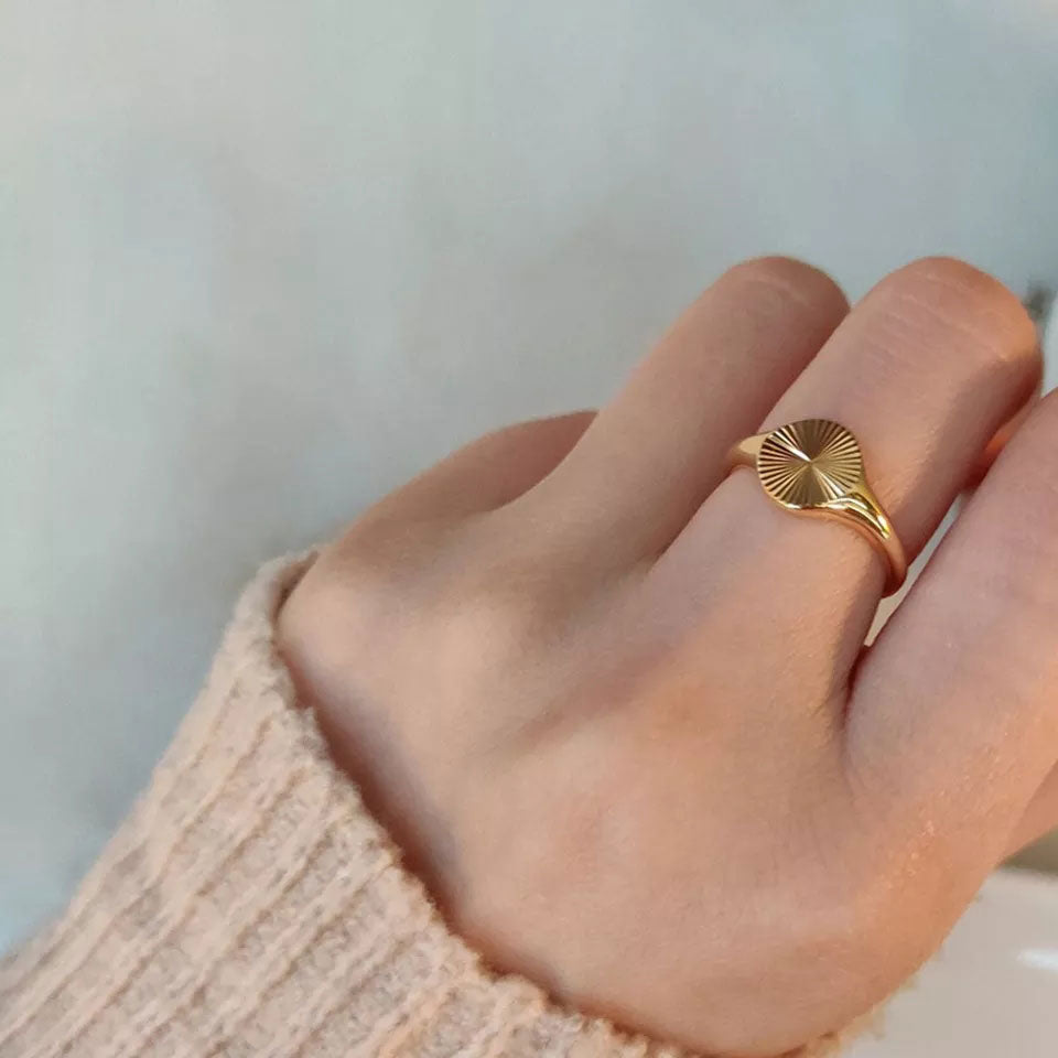 Clara | Sonnenstrahl-Ring 18K Gold