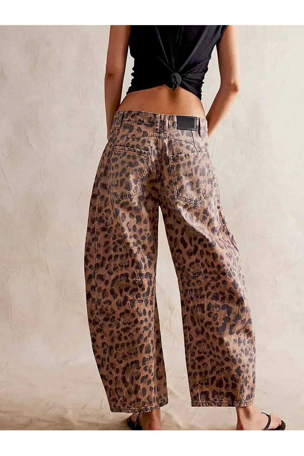 Barrel Jeans with Leopard Pattern