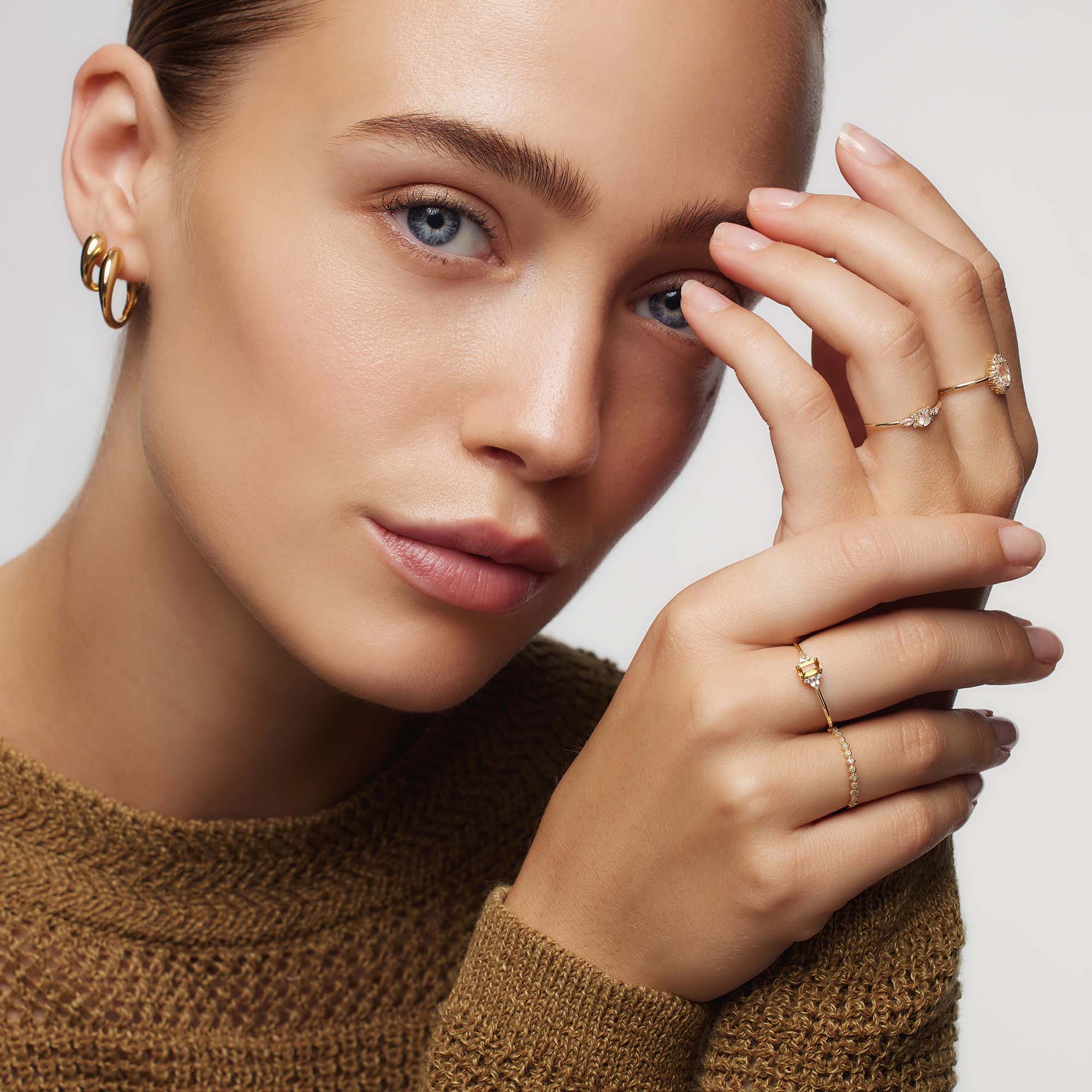 Clara | Bague en diamant violet en or 18 carats