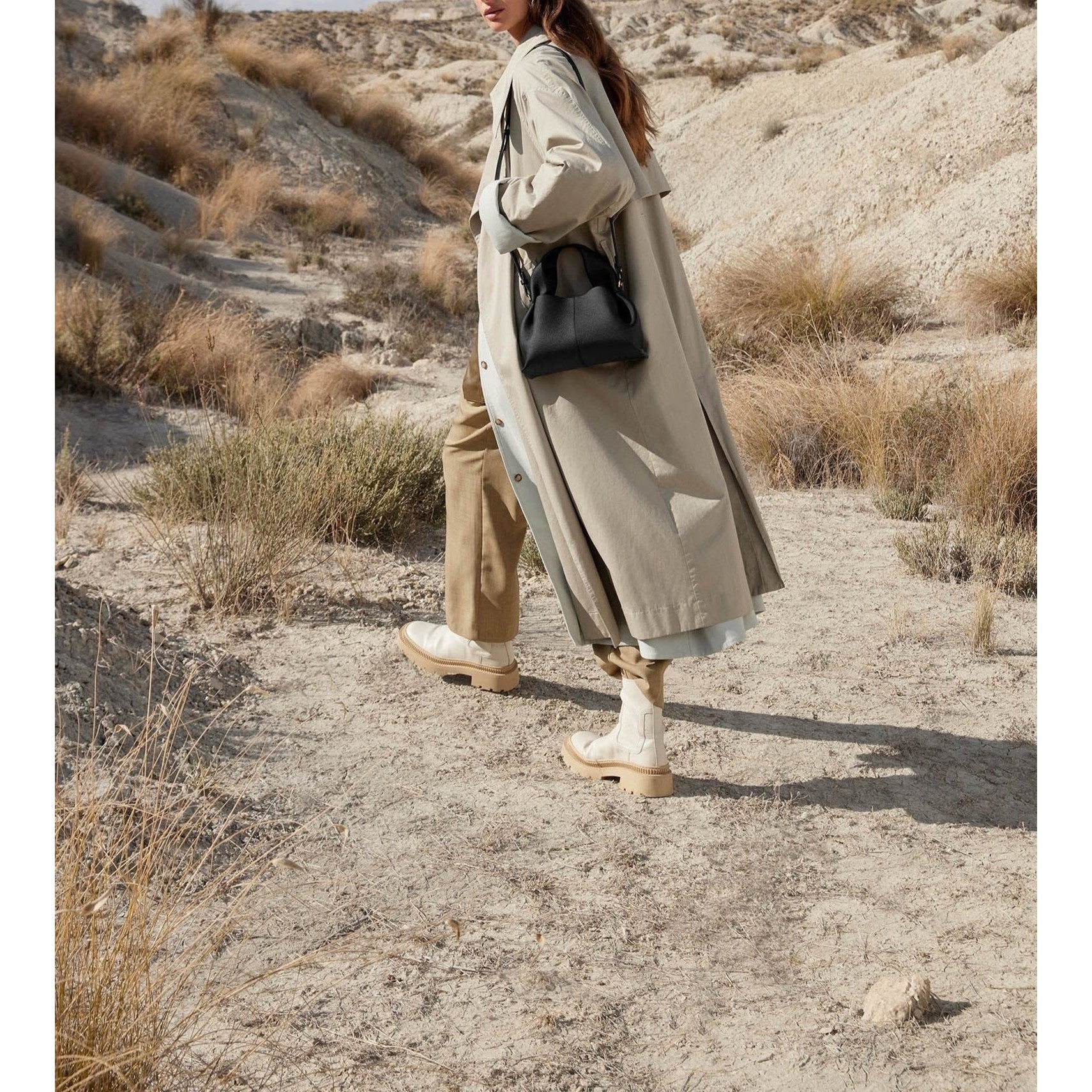 Lily | Stylish Travel Companion