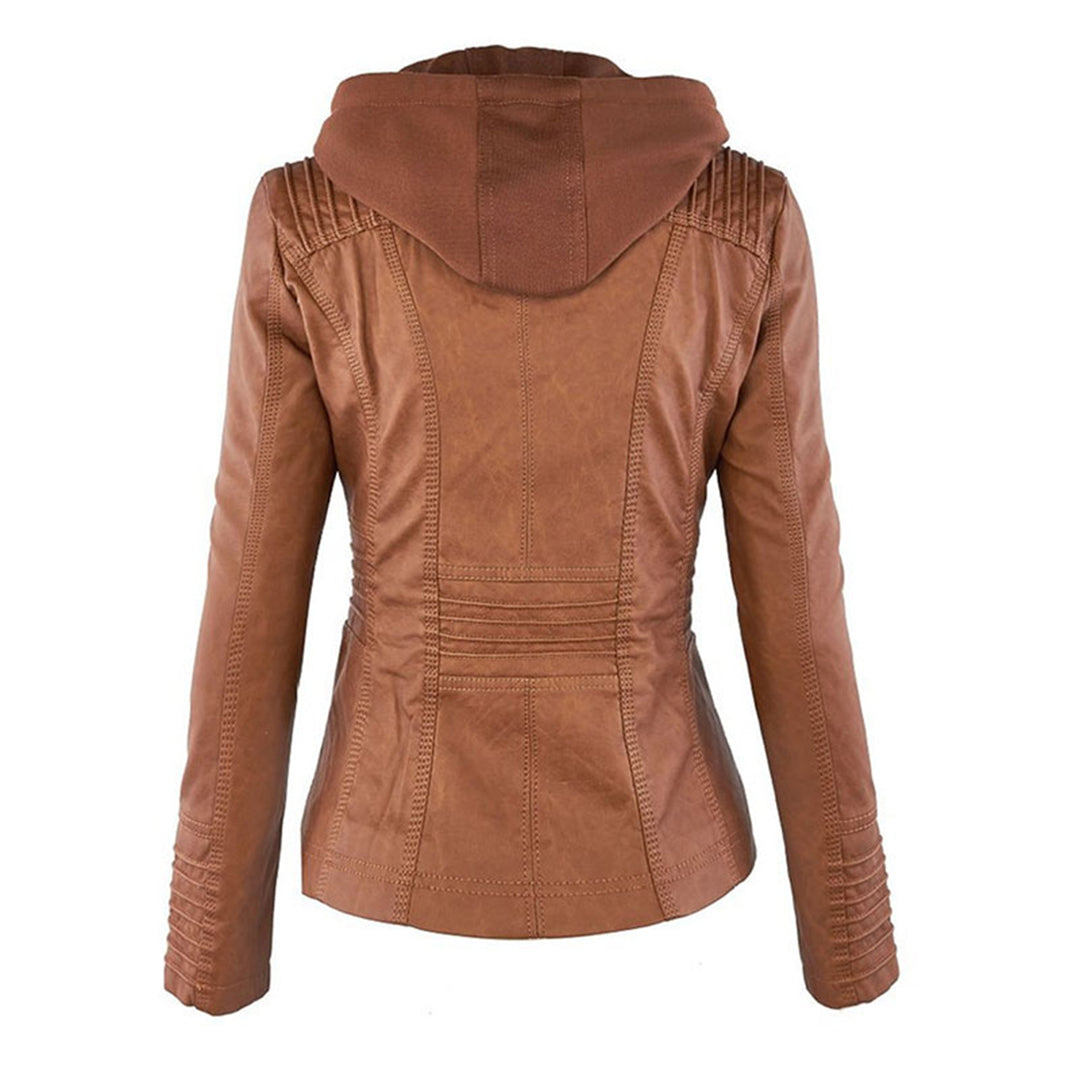 Giacca da donna con cappuccio in ecopelle dal taglio moderno e raffinato