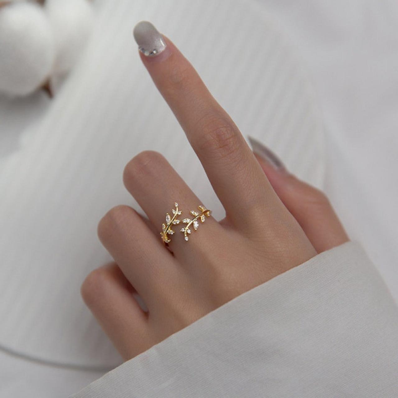 Clara | Anillo de circonio en oro de 18 quilates