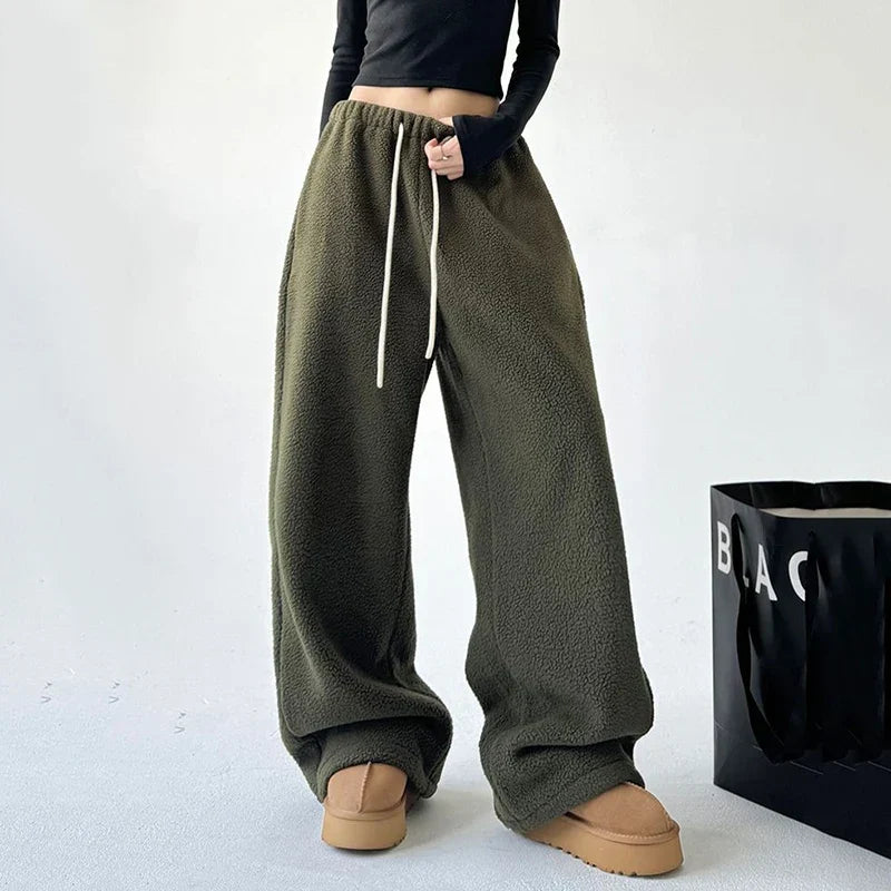 Women's Fleece Jogger Pants with Wide Cut