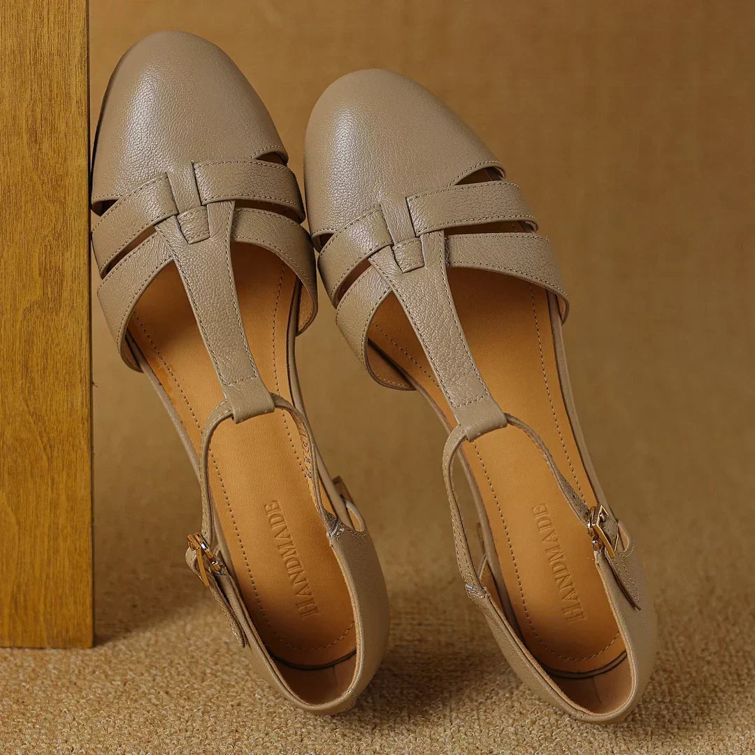 Lily | T-Bar Flats