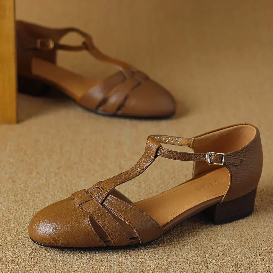 Lily | T-Bar Flats