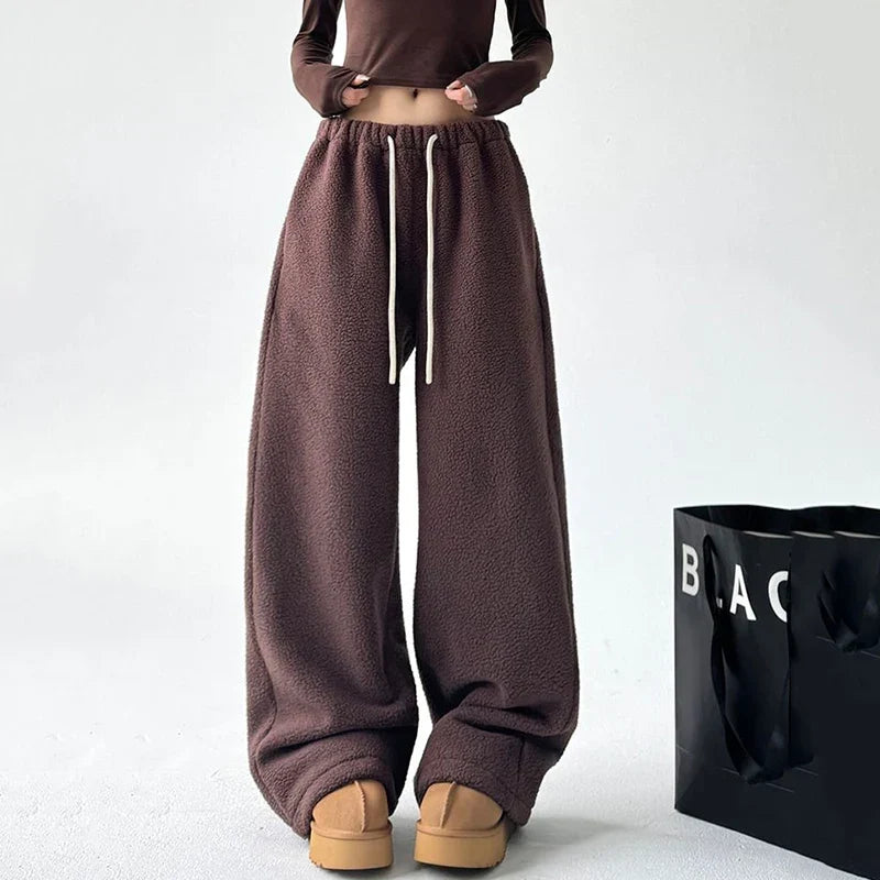 Women's Fleece Jogger Pants with Wide Cut