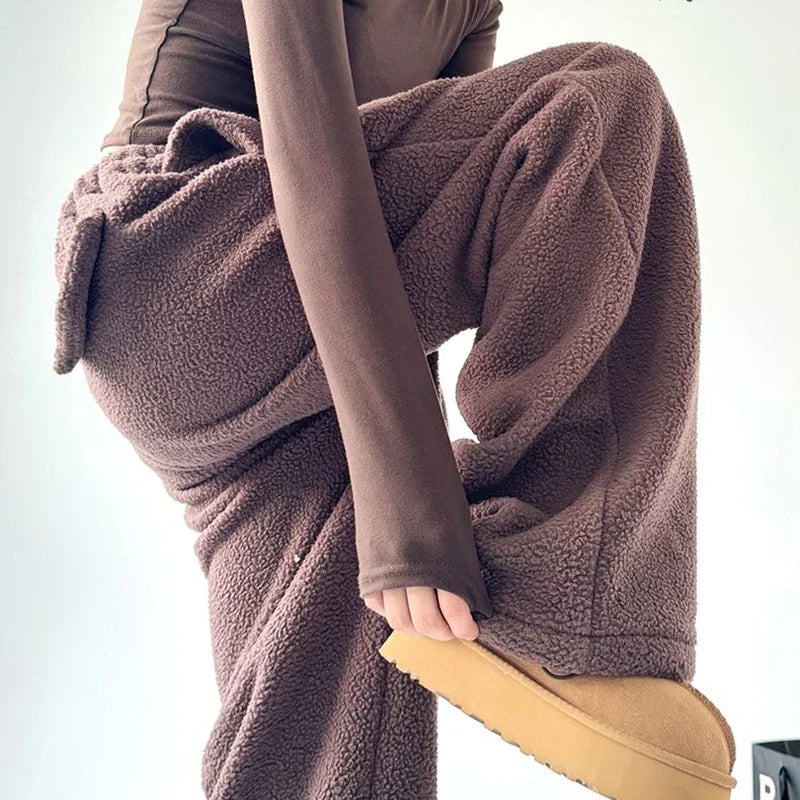 Women's Fleece Jogger Pants with Wide Cut