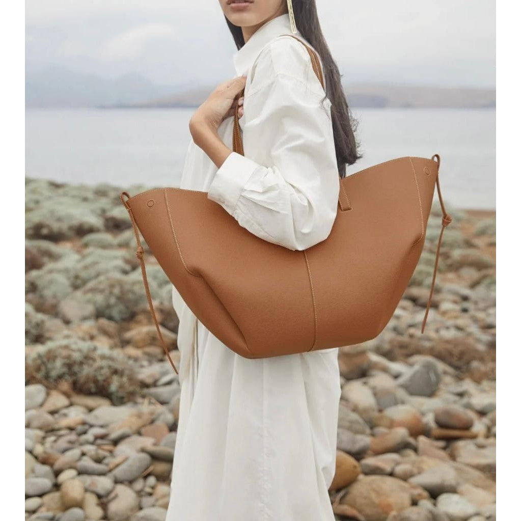 The Tasman Tote