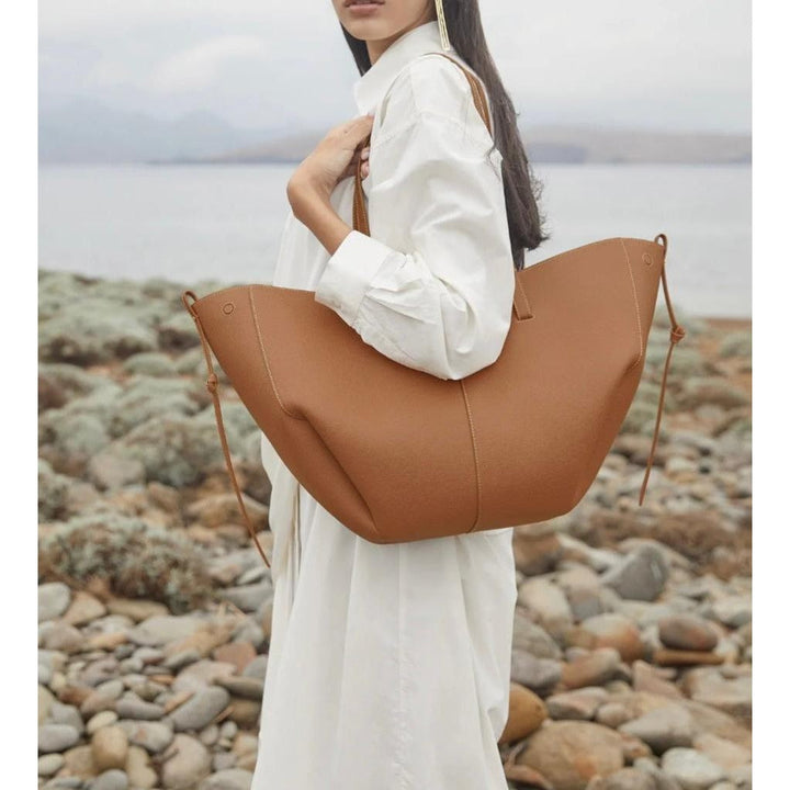 The Tasman Tote