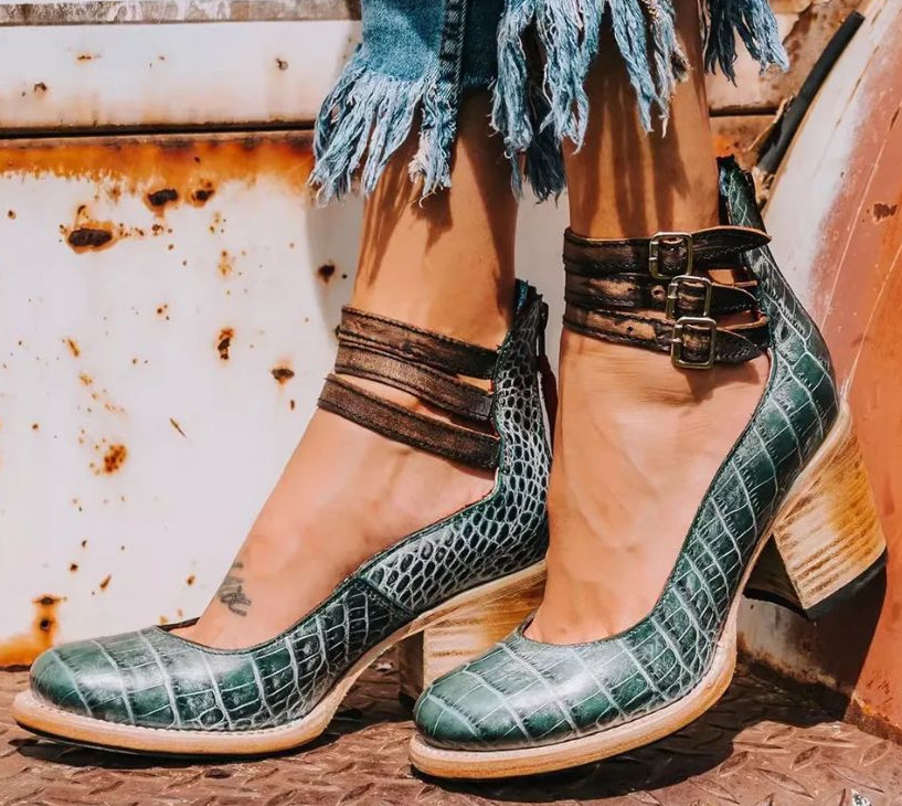 Vintage Lederriemchenabsatzschuhe