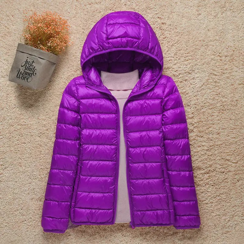 Chaqueta acolchada de plumón para mujer con capucha